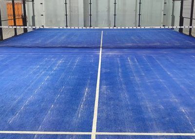 Vista frontal de la pista de padel 1 de Pádel Castejón
